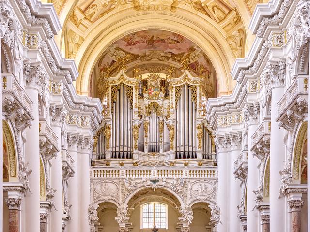 Drei österreichische Organisten werden beim St. Florianer Orgelsommer die berühmte Brucknerorgel zum Klingen bringen.  | Foto: Stift St. Florian/Pedagrafie