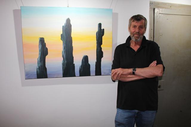 Walter Thorwartl mit seinem Lieblingsbild „Vier Türme“ 