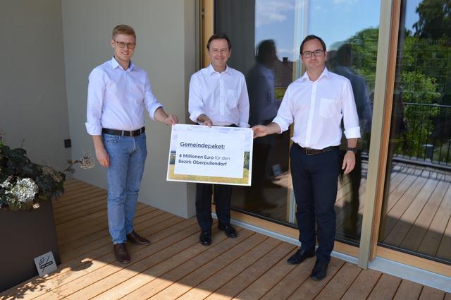 Die ÖVP-Bezirksmandatare begrüßen der Gemeindepaket: LA Patrik Fazekas, NR Niki Berlakovich und Markus Landauer | Foto: ÖVP