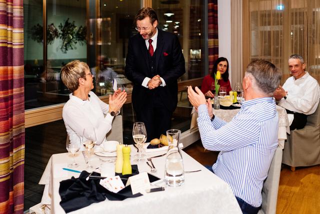 Der Zauberer ist spezialisiert auf Tisch- und Salonmagie. Aber auch Zaubercamps für Kinder hielt er schon ab. | Foto: Betti Plach Fotografie