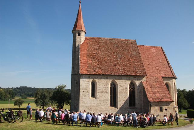 Zum Patrozinium mit Familienmesse waren zahlreiche Rohrer gekommen.