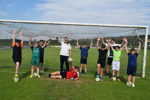Edwin Janosch trainiert die U14-Nachwuchskicker der SpG Raabtal Juniors.