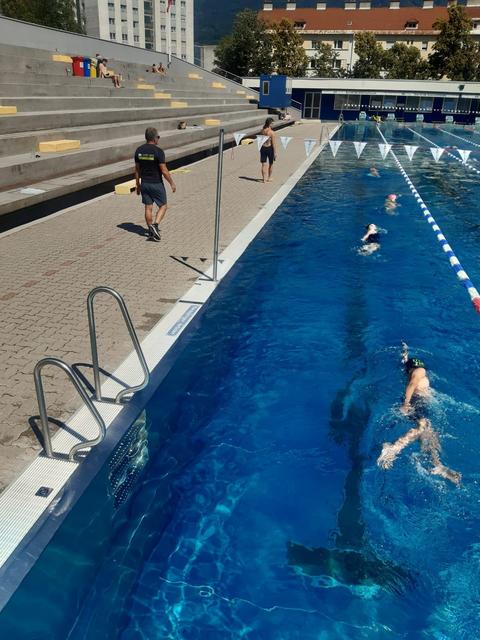 So wie im Sommer beim Schwimmtraining im 50 Meter Becken im Tivoli benötigen die Triathleten in Tirol eine 50 Meter Schwimmhalle.