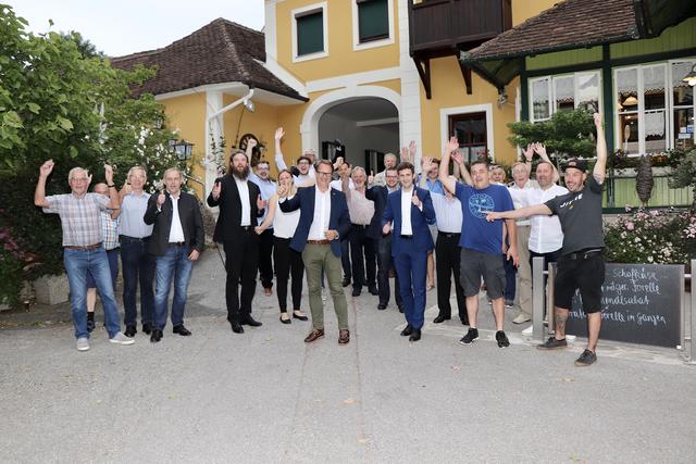 Große Freude herrscht bei der ÖVP Hartberg, die sich mit 54,9 Prozent die absolute Mehrheit in der Bezirkshauptstadt zurückholten.