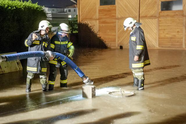 Im Raum St. Pantaleon führte das Unwetter zu Überschwemmungen.  | Foto: Manfred Fesl