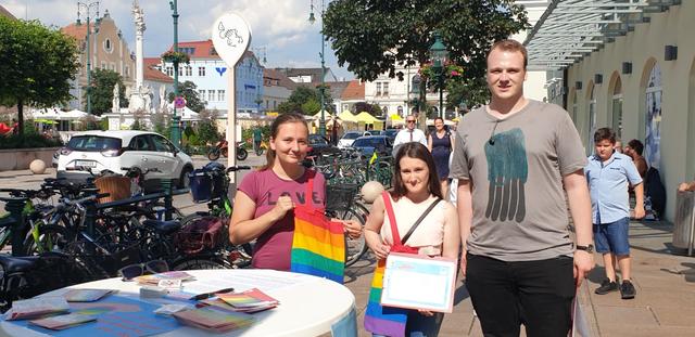 Junge Generation sammelt Unterschriften gegen die Diskriminierung beim Blutspenden. | Foto: SPÖ