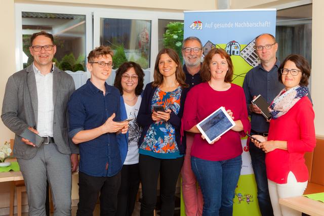 Das Projektteam freut sich schon auf die vielen Anmeldungen! Regine Nestler und  Elisabeth Höbartner-Gußl vom Waldviertler Kernland, Paul Schachenhofer von der NÖ Regional, Simon Wimmer von der Donau Uni Krems, Projektleitung Doris Maurer vom Waldviertler Kernland, Christoph Schönsleben von Treffpunkt Bibliothek, Natali Denk von der Donau Uni Krems und Obmann des Waldviertler Kernlands Bgm. Christian Seper | Foto: Claus Schindler 