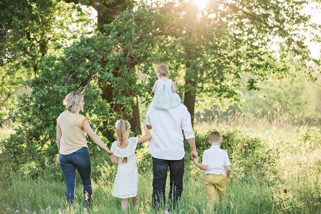 Die Health Challenge für Familien von Caprilife und Feel Living ist ein Gesundheitsprogramm für die ganze Familie zur ganzheitlichen Gesundheitsförderung. Es beginnt passend zum Beginn der Sommerferien am 11. Juli.
