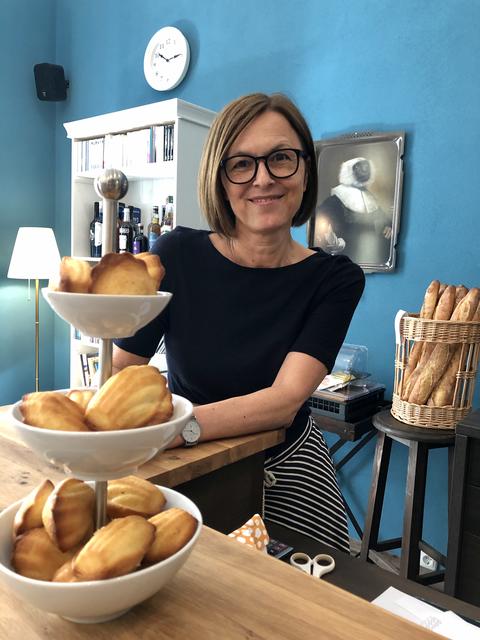 Im hübschen Geschäft verkauft Renate Lugmayr auch original-französisches Baguette.