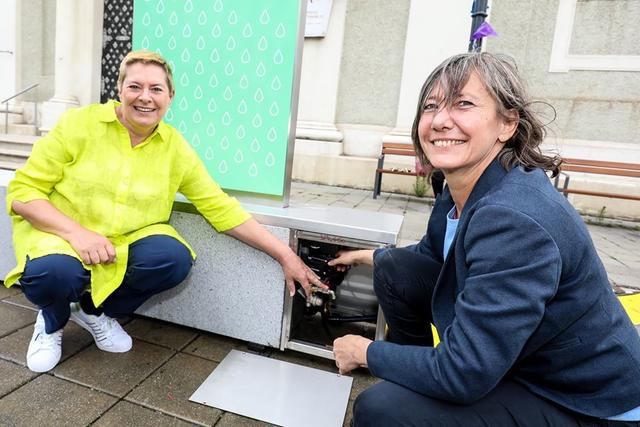 Eröffneten die "Coole Straße": Bezirkschefin Uschi Lichtenegger (l.), Vizebürgermeisterin Birgit Hebein (beide Grüne).