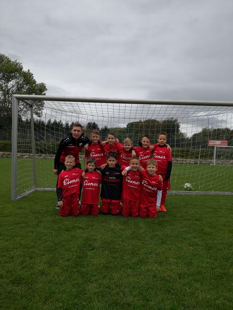 SC Oberpullendorf Juniors-Trainer Peter Hofer (li.) betreut die U9-Elf. Zudem ist er aktiver Kicker beim 2. Liga Mitte-Klub.