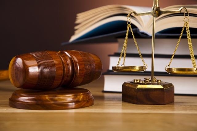 Die Mitarbeiterin soll rund 40.000 Euro veruntreut haben.