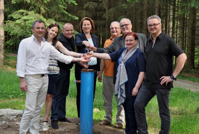 Von links: Christian Hennerbichler, Sonja Seifried, Klaus Haunschmied, Elisabeth Teufer, Klaus Thürriedl (Ziviltechnikerbüro Thürriedl & Mayr), Christian Gratzl, Patricia Winkler und Clemens Poißl.