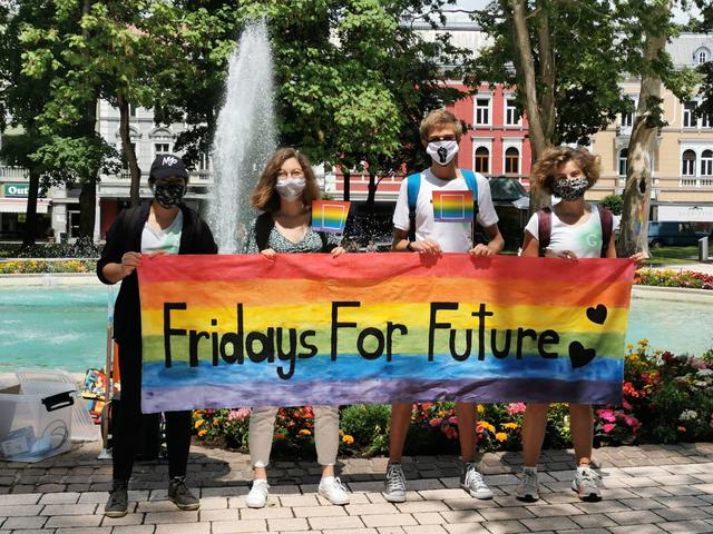 Unterstützen die Fridays For Future Bewegung: Amirah Pranzl und Lisa Worsche vom Team Spittal sowie Matthias Planegger und Sabine Waschnig aus Osttirol.