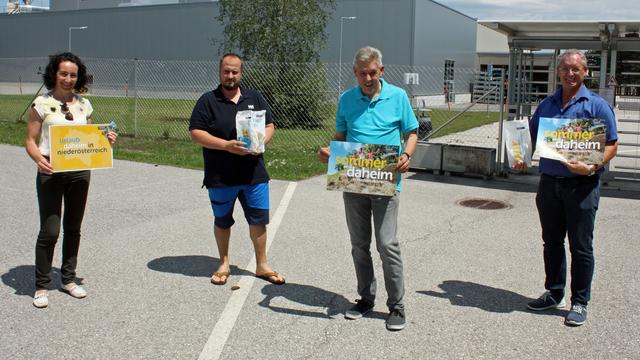 Scheiblingkirchens Vizebürgermeisterin Landtagsabgeordnete Waltraud Ungersböck, Mitarbeiter Martin Elian, Puchbergs Landtagsabgeordneter Hermann Hauer und Natschbachs Vizebürgermeister Ewald Blochberger.