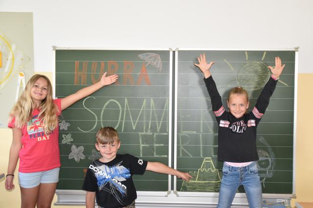 Laura (3. Klasse) , Albin (3: Klasse) und Giulia (4. Klasse)