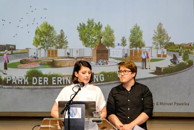 Die Sieger des Ideenwettbewerbs Sara Kaurin und Manuel Pawelka