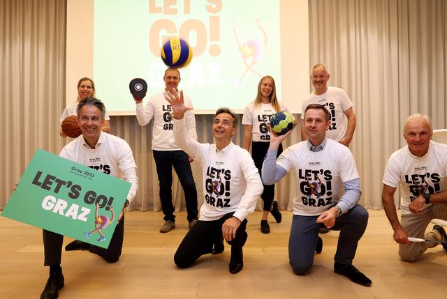 Let's Go Graz: Kurt Hohensinner, Siegfried Nagl, Armin Sippel, Gerhard Peinhaupt (vorne/v.l.), Marion Kreiner, Markus Pichler, Julia Meder, Thomas Rajakovics (hinten/v.l.) | Foto: GEPA