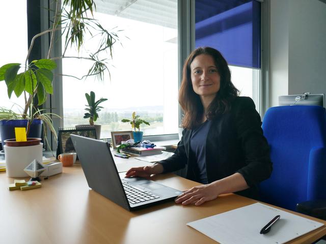 Johanna Schmidt hält regelmäßig Vorträge für Mädchen und junge Frauen, um sie für eine Karriere in der IT zu motivieren.
