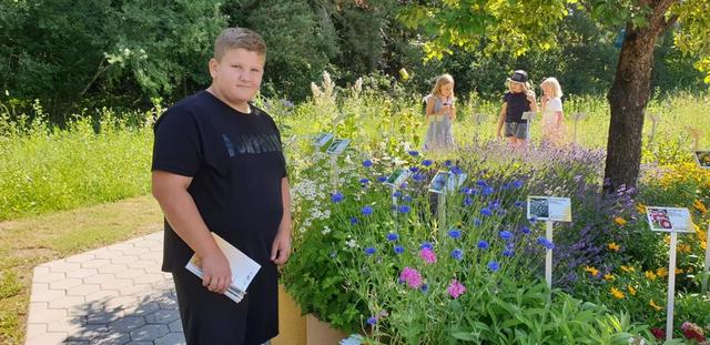 Im Rahmen des Ausfluges erfuhren die Kinder viel Interessantes über die Bienen. | Foto: Privat