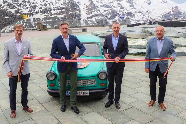 Stolz eröffnete man am 1. Juli die Trabi Ausstellung.