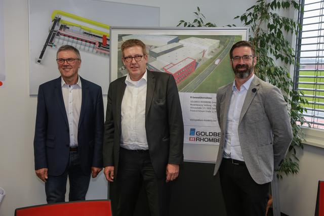 Von links: LAbg. Erich Rippl (Bürgermeister und INKOBA-Obmann Lengau), Georg Waldmüller (Group President Material Handling EMEA and APAC, Duravant Group) und Markus Brunninger (Geschäftsführer motion06).