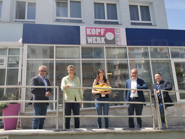 WKNÖ-Bezirksstellenobmann KommR Franz Eckl, Stadträtin Ute Reisinger, Teresa Denk, WKNÖ-Bezirksstellenleiter Andreas Nunzer, WKNÖ-Lehrlingsbeauftragter Stefan Hübl