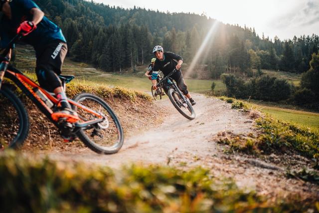 Mountainbike ist eine populärere Freizeitbeschäftigung. Aber nicht überall legal. | Foto: Region Villach Tourismus