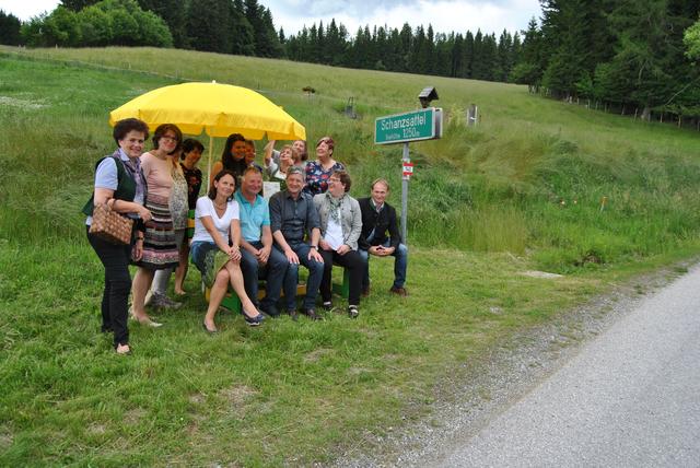 Einsegnungsfeier des "Bankerlexpress" auf dem Schanzsattel an der Bezirksgrenze.
