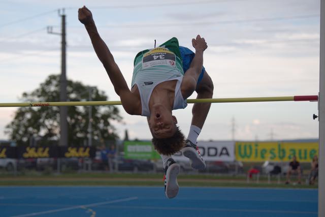 Lionel-Afan Strasser siegte im Hochsprung. Er schaffte 2,00 Meter.