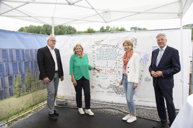 Der Lakeside Park könnte sich in den nächsten zehn Jahren verdoppeln, so Hans Schönegger (links).