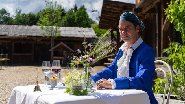 Martin Schinagl führt durch die kulinarischen Kreuzzüge auf Burg Sommeregg in Seeboden.