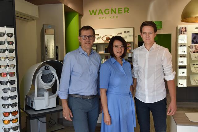 Geschäftsführer Jürgen Wagner, Verkaufsleiter Carmen Wagner und Sohn Paul Wagner am Standort Oberwart.