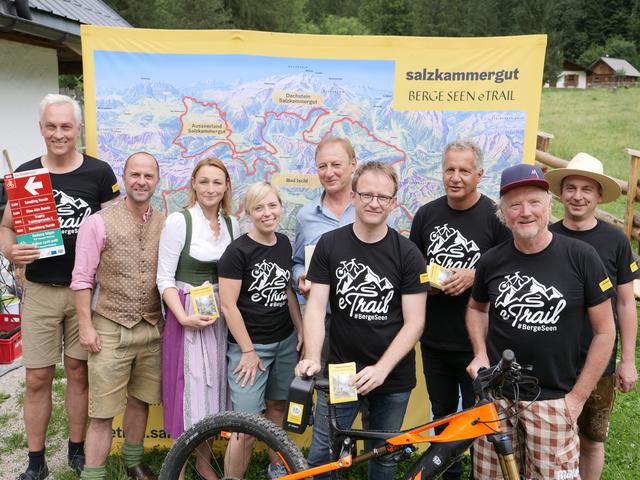 Geschäftsführer TVB Bad Ischl Stephan Köhl, Geschäftsführer TVB Dachstein Salzkammergut Christian Schirlbauer, Geschäftsführerin TVB Ausseerland Salzkammergut Pamela Binder, Geschäftsführerin Fuschlseeregion Hildegund Schirlbauer, Aufsichtsratvorsitzender Stellvertreter Ferdinand Laimer, Organisator BergeSeen eTrail Siegfried Zink, Geschäftsführer Salzkammergut Tourismus Marketing GmbH Mag. Michael Spechtenhauser, Organisator Hari Maier