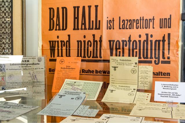 Sonderausstellung im Stadtmuseum Bad Hall "Befreit, aber besetzt" mit Lebensmittelkarten von der Nazi-Zeit und der jungen österreichischen Republik.