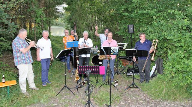 Ludwig's Dixieland-Jazzband sorgt fürs Woodstock-Feeling | Foto: Marcel Ambrusch