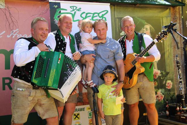 Auch Birkfeld's Bürgermeister Oliver Felber kam mit seiner Familie auf einen Sprung vorbei.