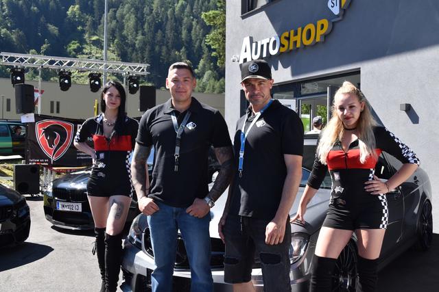 Die Tuning-Experten Victor Stanojevic und Alexander Scharmer (r.) waren am Vormitag noch guter Dinge.