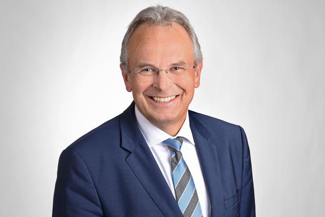 Dir. Günter Stadlberger, Vorstandsvorsitzender der RAIFFEISENBANK WELS, zeigt sich über die vielen Rückmeldungen erfreut.