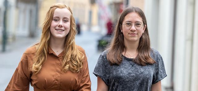 Von links: Larissa Zivkovic und Stefanie Freudenthaler.