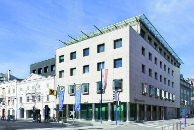 Rund 1.000 MitinhaberInnen gaben Ihre Stimme bei der jährlichen Generalversammlung der Raiffeisenbank Wels ab. Aufgrund von Corona und dem damit verbundenen Veranstaltungsverbot erfolgte die Abstimmung heuer schriftlich.