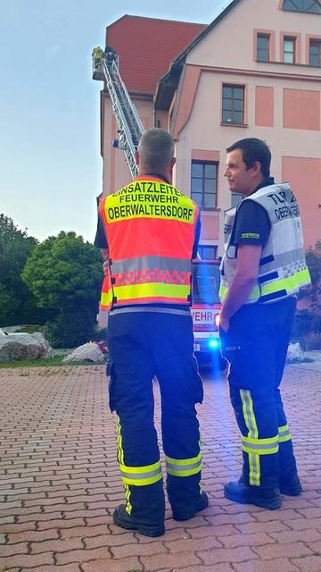 Die Ebreichsdorfer Floriani stellten ihre Leiter zur Verfügung.