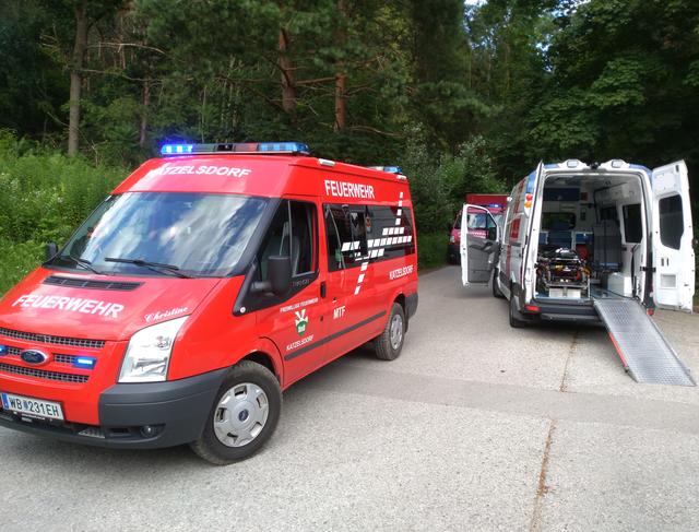 Die Katzelsdorfer Feuerwehr und ihre Bergretter waren vorort.