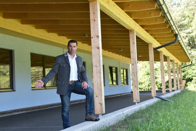 Die Bahn bei der Stocksport-Anlage erhält einen Schallschutz. | Foto: Friessnegg