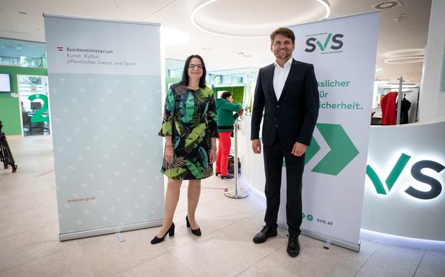 Staatssekretärin Mayer und SVS-Obmann Lehner zum Start des KünstlerInnen-Überbrückungsfonds