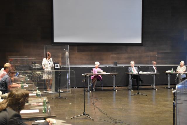 Nicht mit Kritik sparten die Gemeinderätinnen Victoria da Costa (OGF) sowie Birgit Obermüller (freie Mandatarin) in der letzten Kufsteiner Gemeinderatssitzung. Sie kritisierten die Vorgehensweise der Stadt hinsichtlich des geplanten bilingualen Bildungsangebotes.