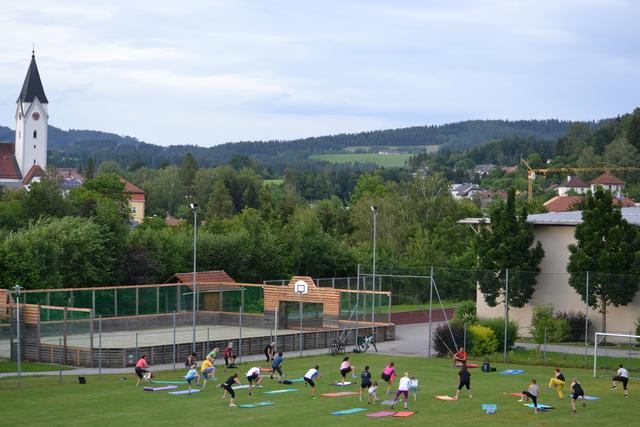 Sportprogramm am Fußballplatz