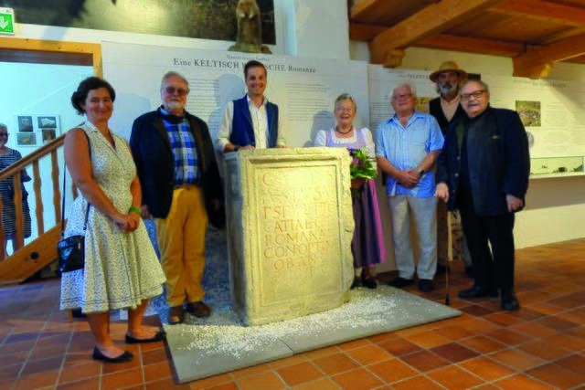 Vizebürgermeisterin Alexandra Rauch, Alfried Wieczorek (Generaldirektor Museum Mannheim), Bürgermeister Thomas Reingruber, Museumsobfrau Hannelore Haas, Kurator Wilfried Seipel, Gernot Langs und Volkskundler Günther Jontes