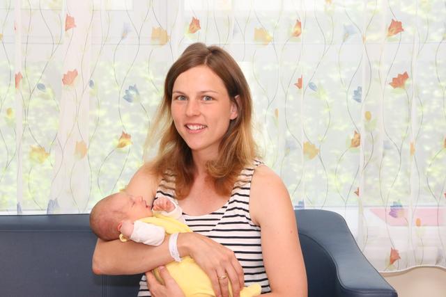 Karin Ronge mit ihrem Söhnchen Johannes.