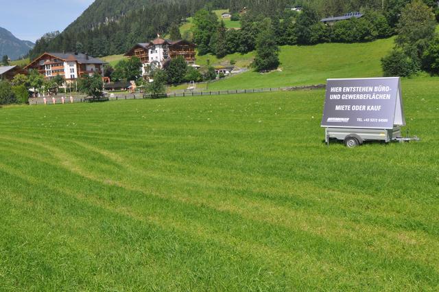 Zwischen Habach und Furth soll der neue Handels- und Gewerbepark entstehen. | Foto: Kogler